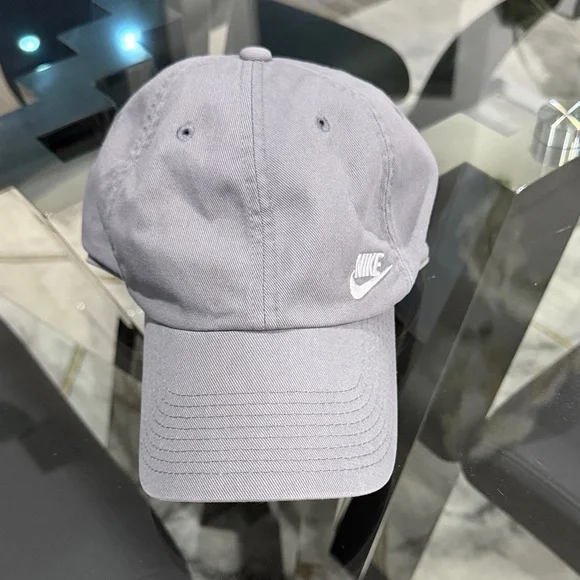 Nike Light Gray Cap with White Logo - Picture 1 of 7